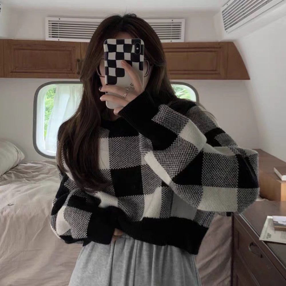 Women's Contrast Color Plaid Sweater Short Slim