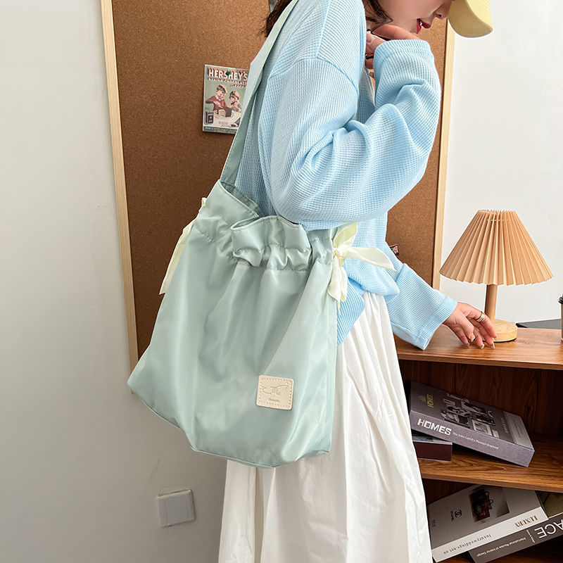 Small And Large Capacity Women's New Shoulder Bag