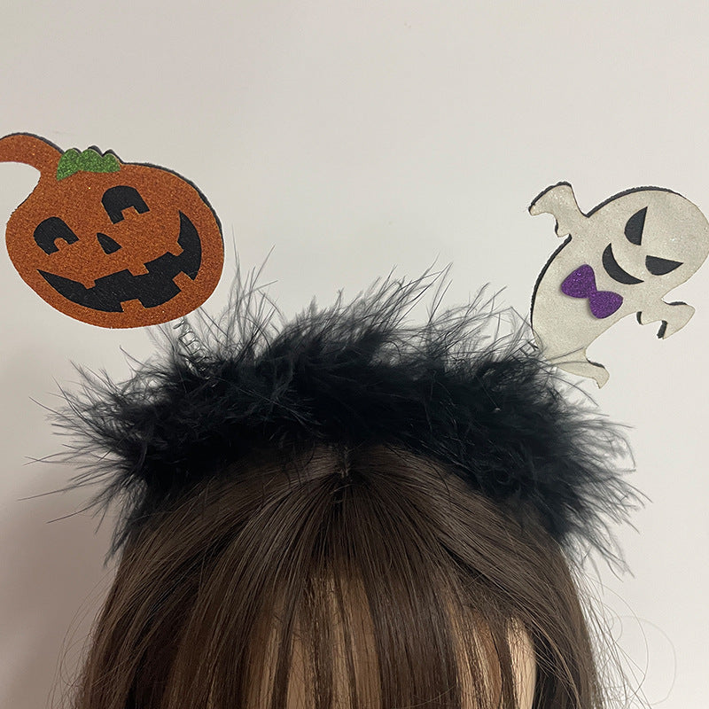 Halloween-græskarhoved med fluffy hårbøjle