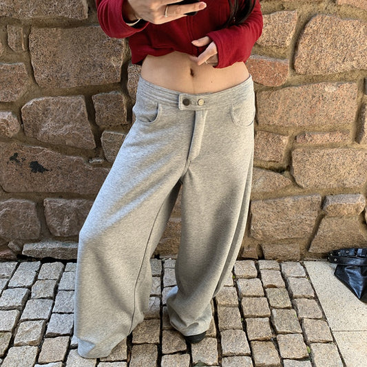 Womens Casual Pants With A Sleek American-Style Design And A Curved Blade Cut