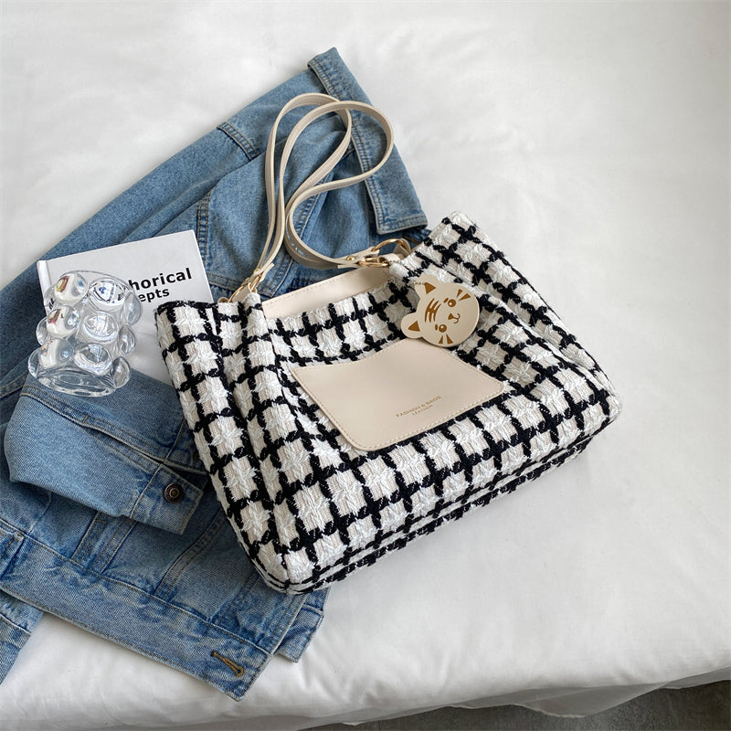 Women's Commuting Shoulder Bag Is Popular