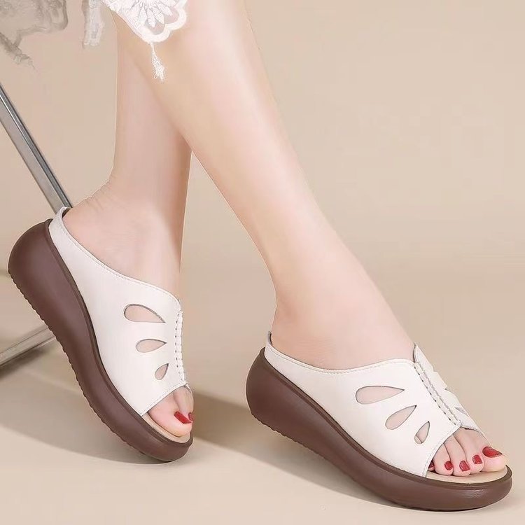Mid-heel Outdoor Hollow Women's Slippers For Middle-aged Women