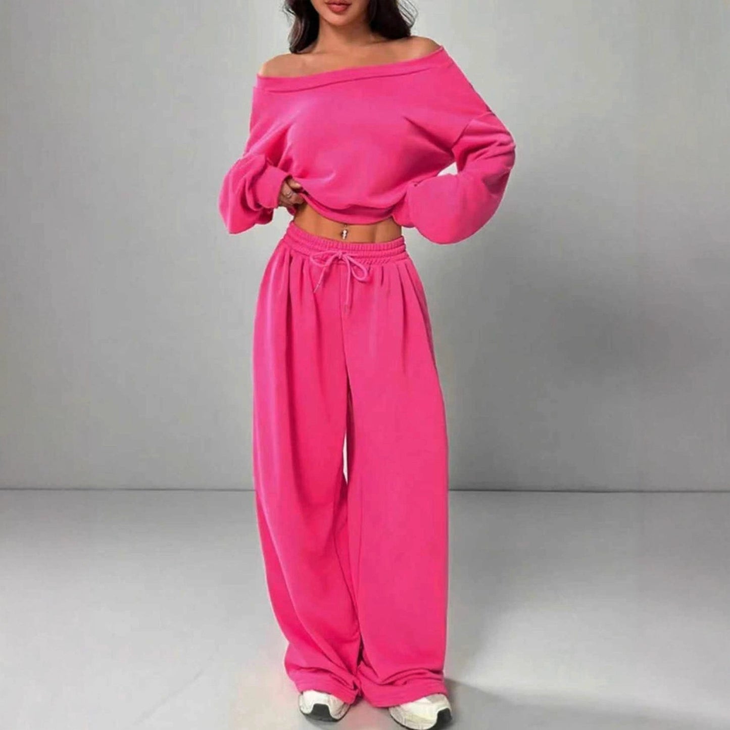 Figursyet off-shoulder croptop med afslappede bukser sæt