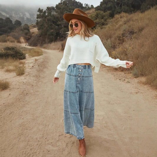 Fashionabel lagdelt syning denimnederdel til kvinder