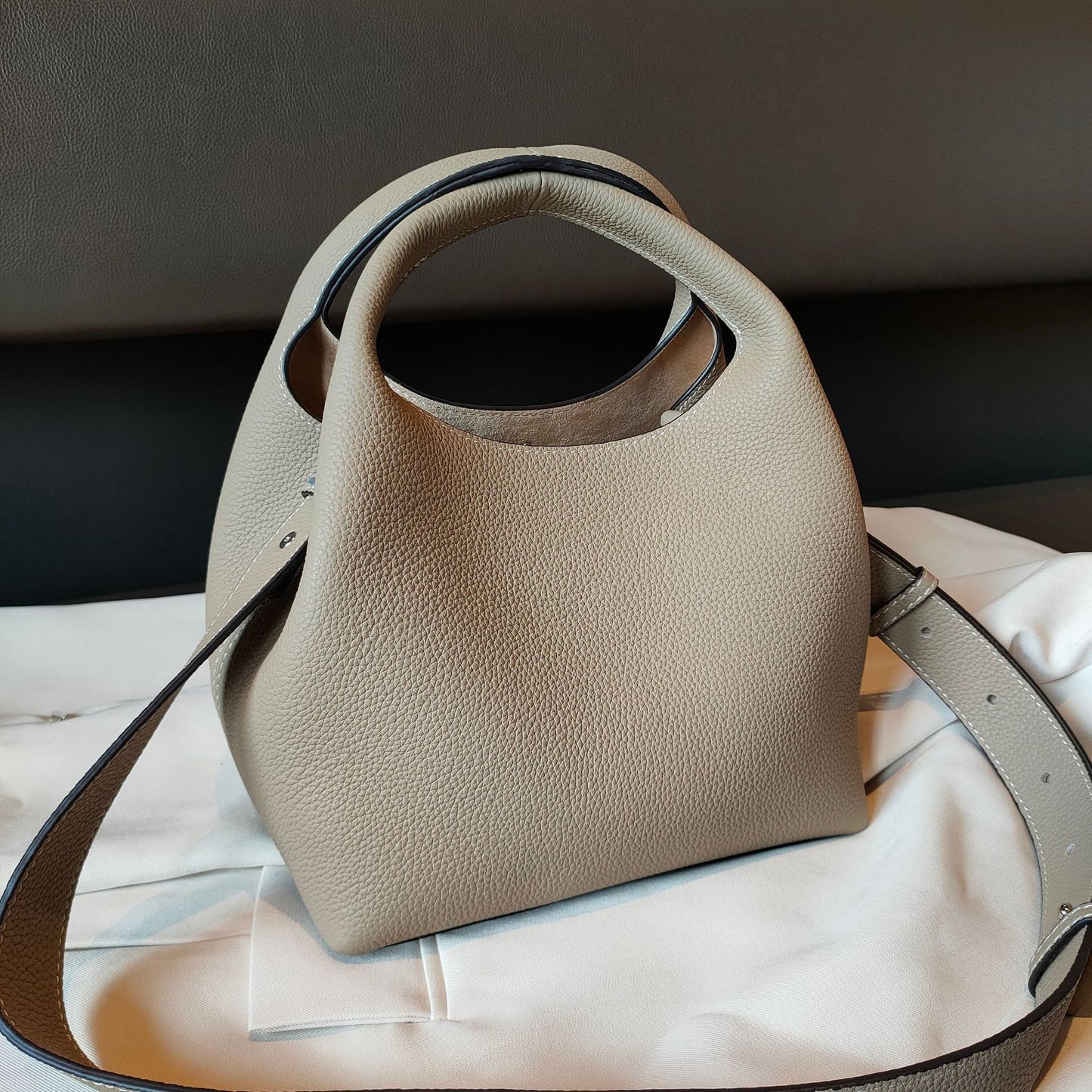 New Top Layer Cowhide Vegetable Basket Portable Messenger Bag