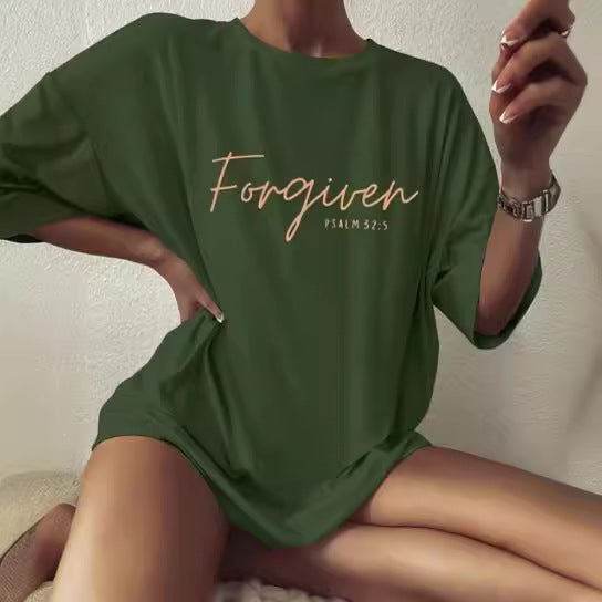 Alsidig Løs T-shirt til Kvinder med Simpelt Bogstavprint i Bomuld