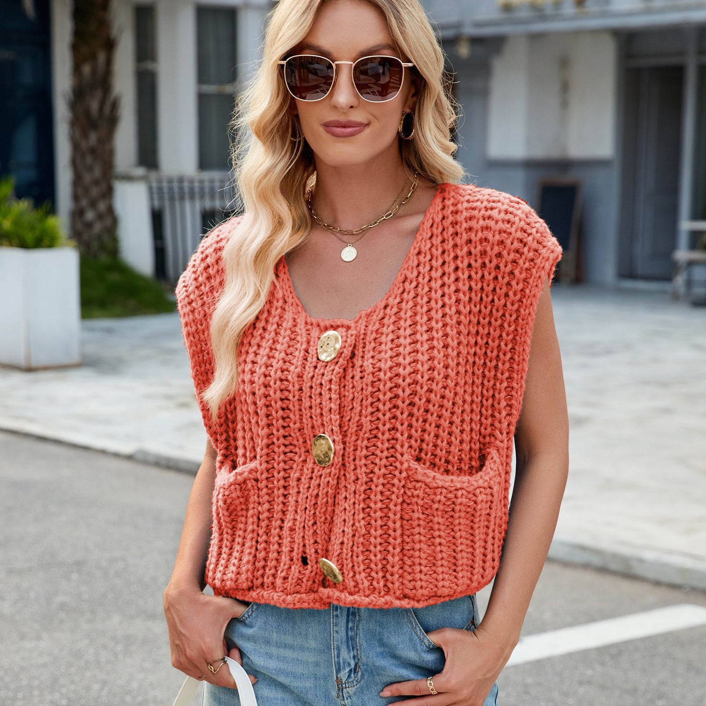 Women's V-neck Three-button Sleeveless Cardigan