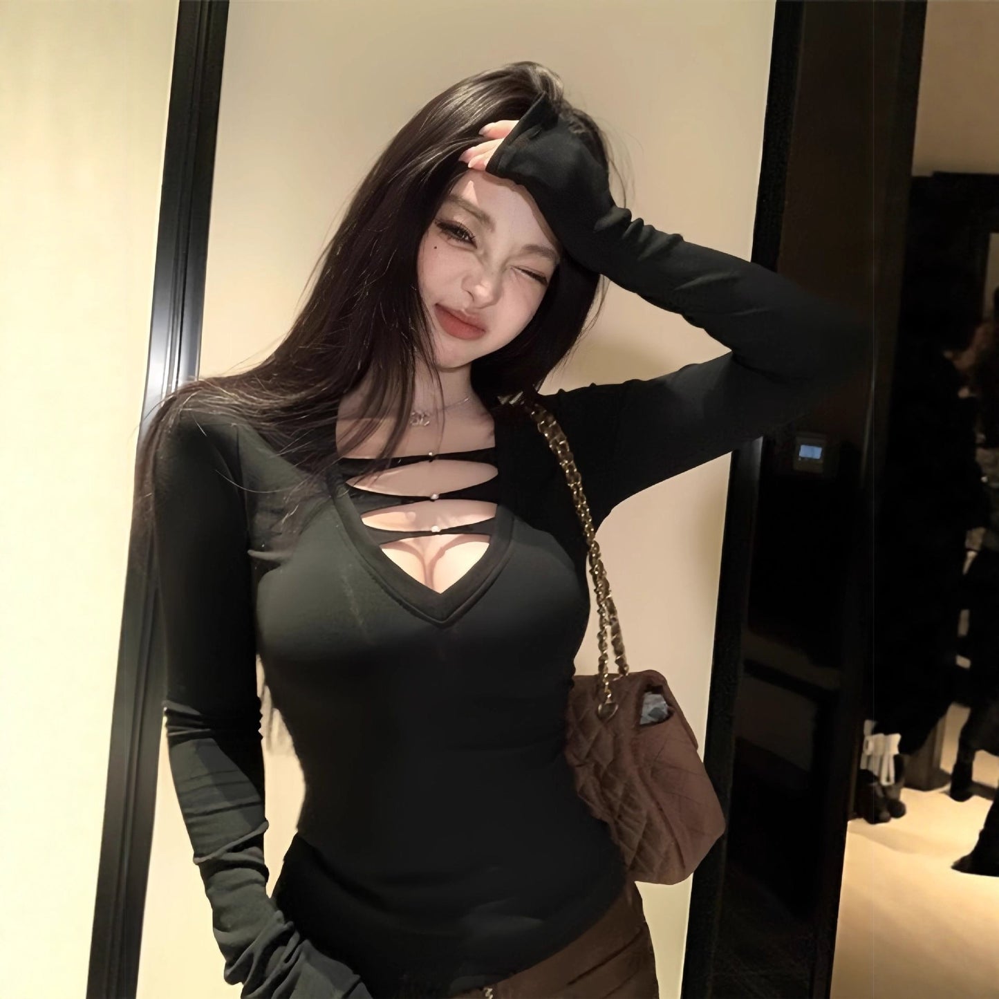 Top Donna a Maniche Lunghe a Colore Unito con Scollo a V e Dettaglio Trasparente