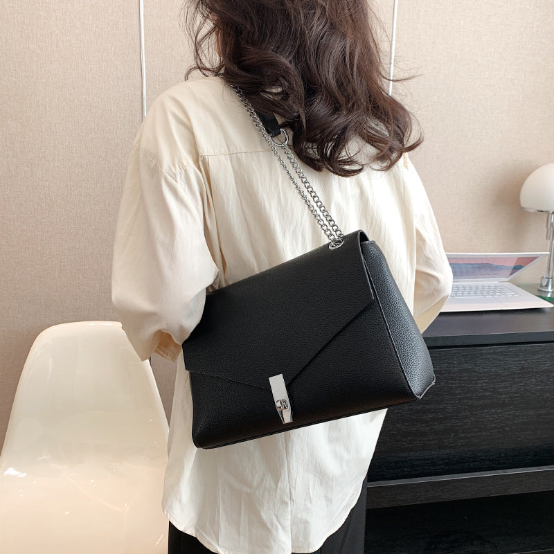 Chain Fashion Shoulder Bag Popular Bag Female Large Capacity Crossbody