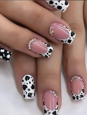 Nail Art High Fashion Simple Rhinestone Butterfly Flower Cow Wear Nail 24 Pieces