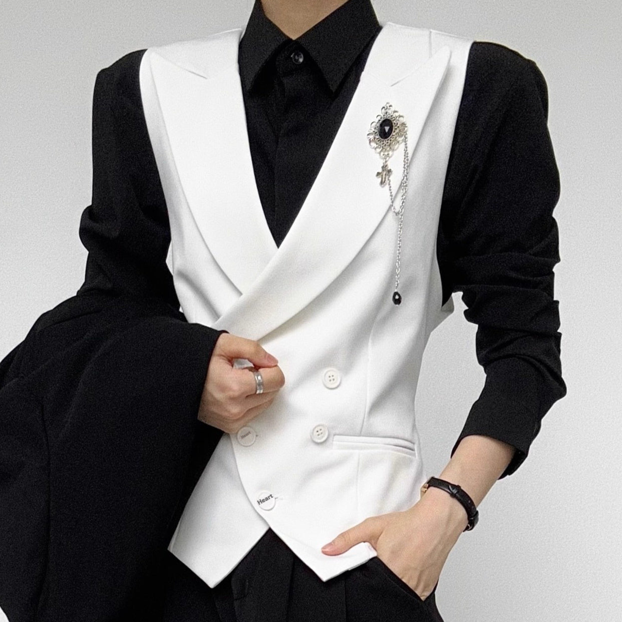 Women's Suit Vest For Young Women White Slim-fit Versatile And Exudes A Premium Sophisticated Vibe