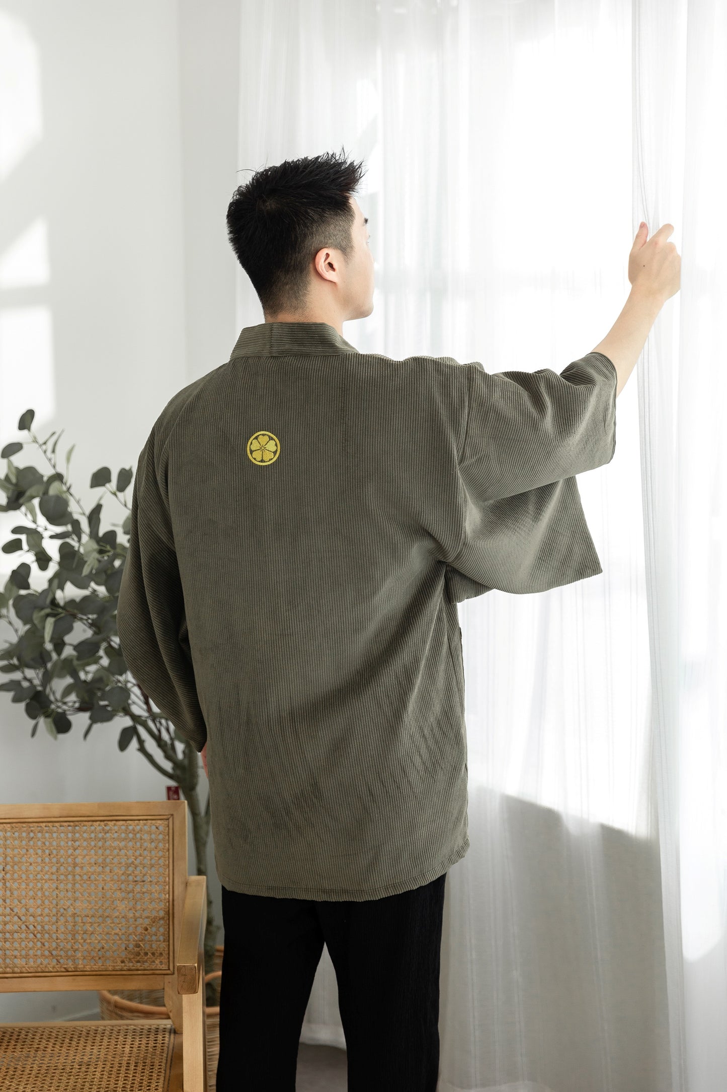 Haori til mænd, japansk kimonojakke, broderet frakke i samurai-stil, dobbeltsidet snøre-overtøj, unikt japansk nyhedstøj, Halloween-kostume.