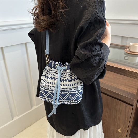 Retro Hand Holding Bucket Bag Personalized Leisure Hand Purse