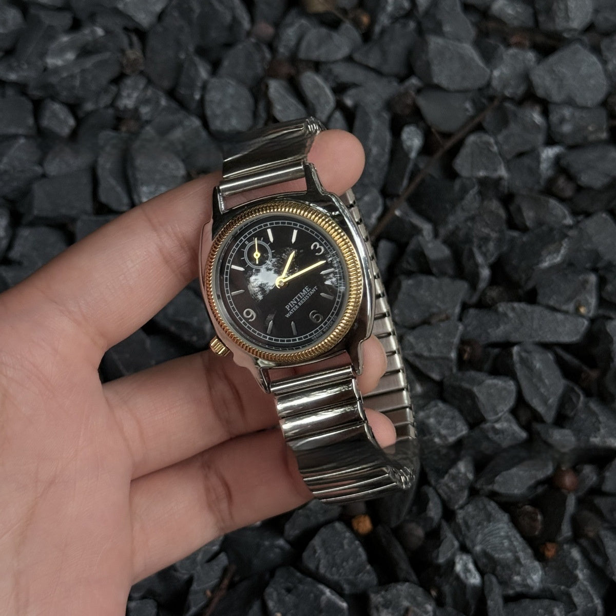 Commuter's All-matching Quartz Classic Medieval Niche Watch