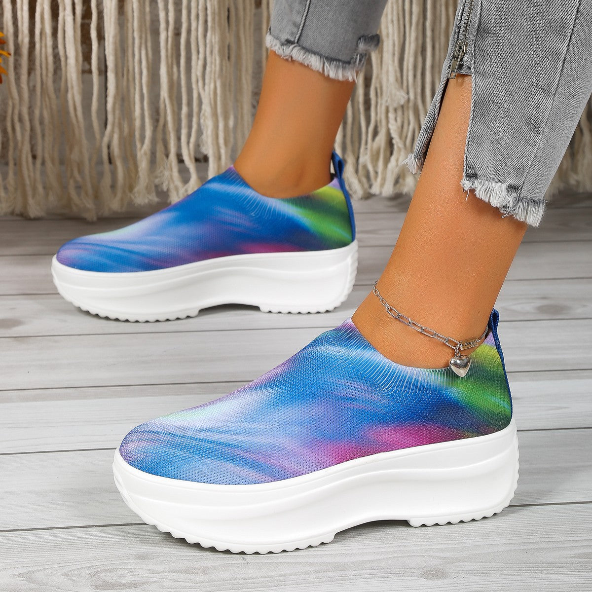 Europæiske og amerikanske platform-sneakers med farvegradient og fly-knit