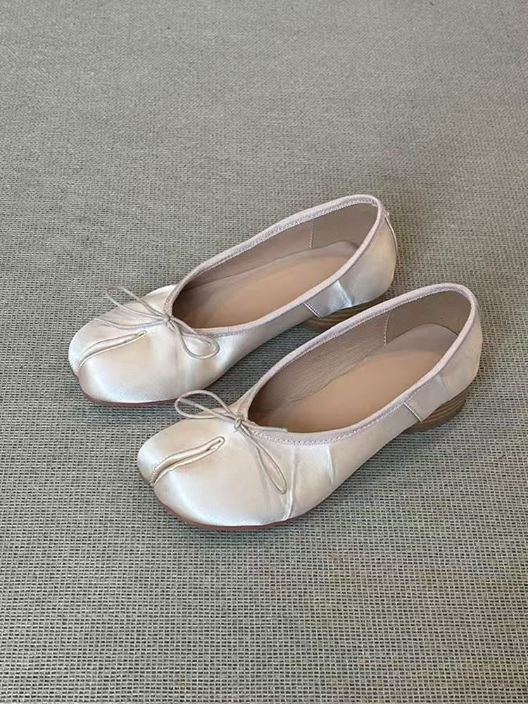 Womens Retro Low-Top Versatile Mid-Heel Shoes