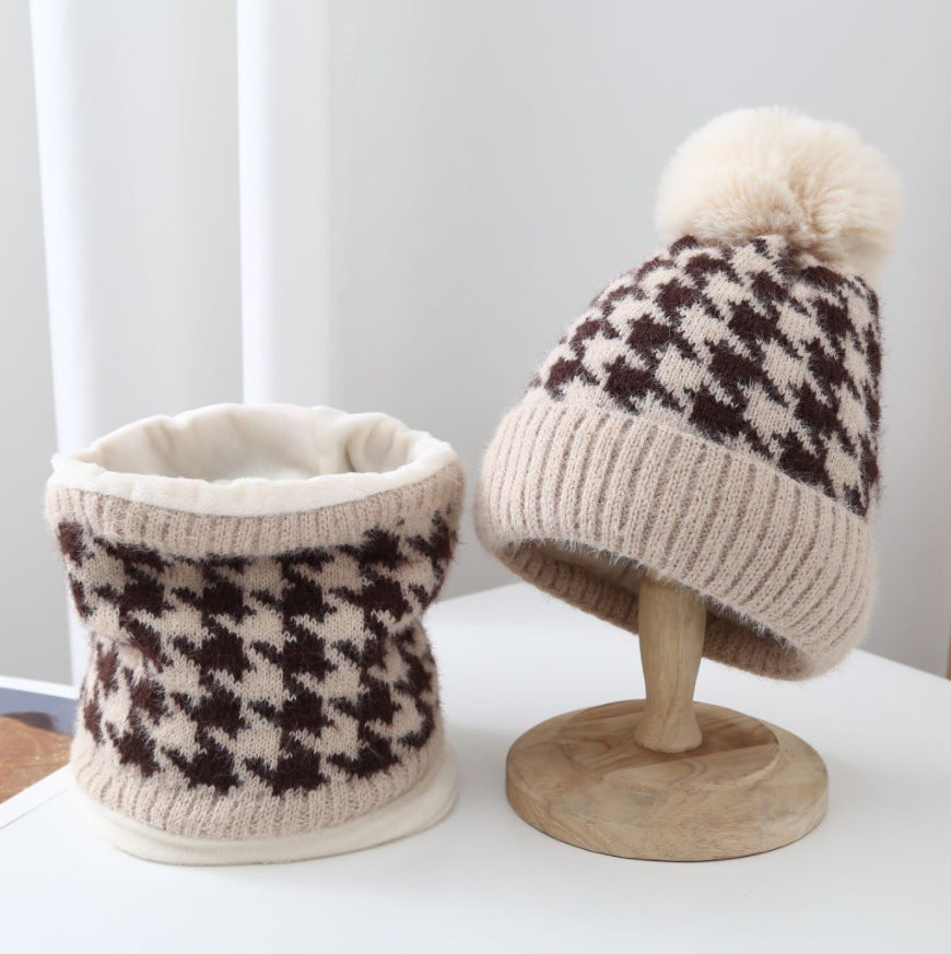 Modefleece todelt strikhue til damer