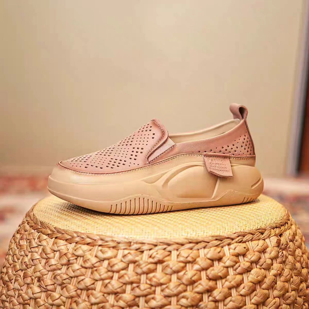 Women's Fashion Platform Retro Small White Shoes