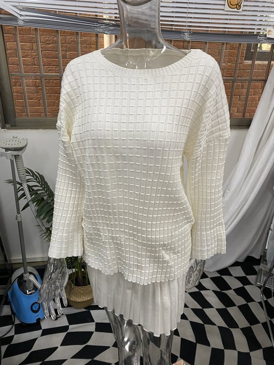 Women's Warm Pleated Casual Long-sleeve Sweater Set