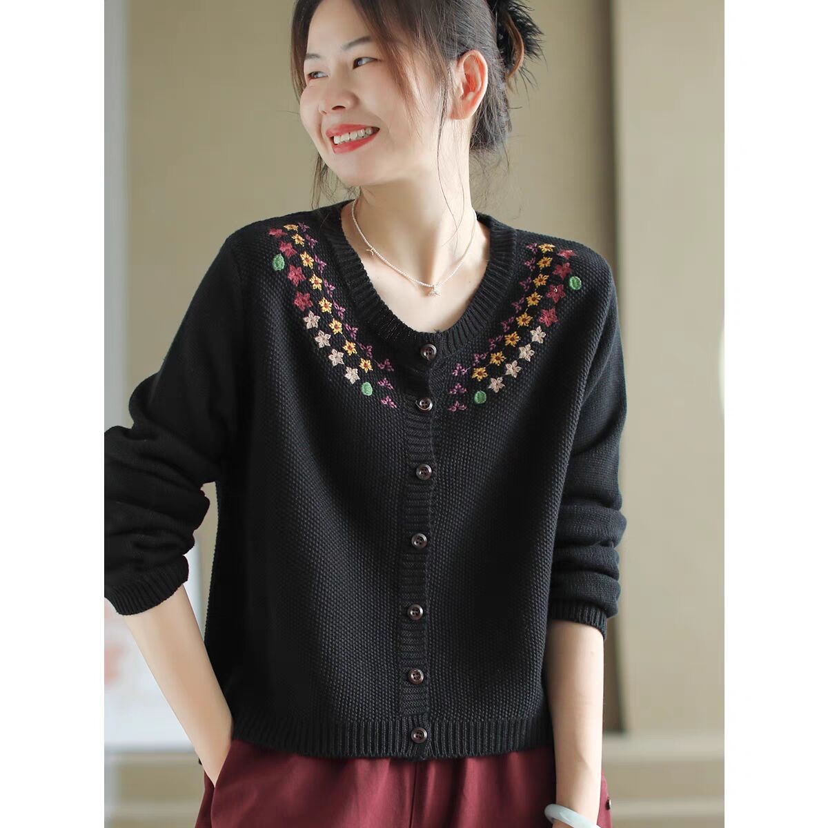 Womens Retro Embroidered Knitted Cardigan