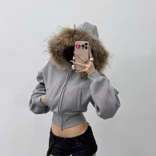 American-style Hoodie With A Fur-lined Hood And A Zipper
