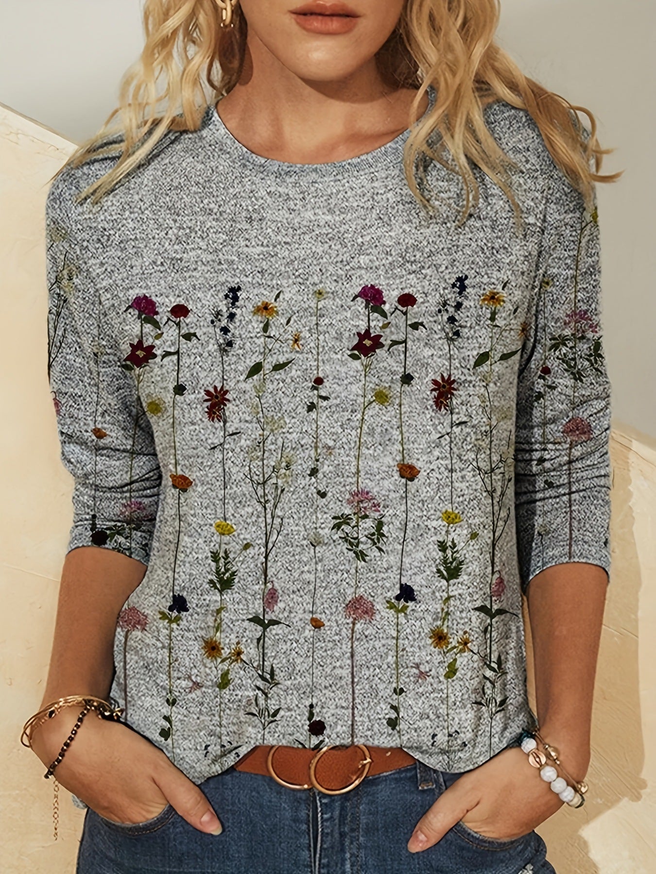 Europæisk og amerikansk blomsterprintet langærmet T-shirt med rund hals