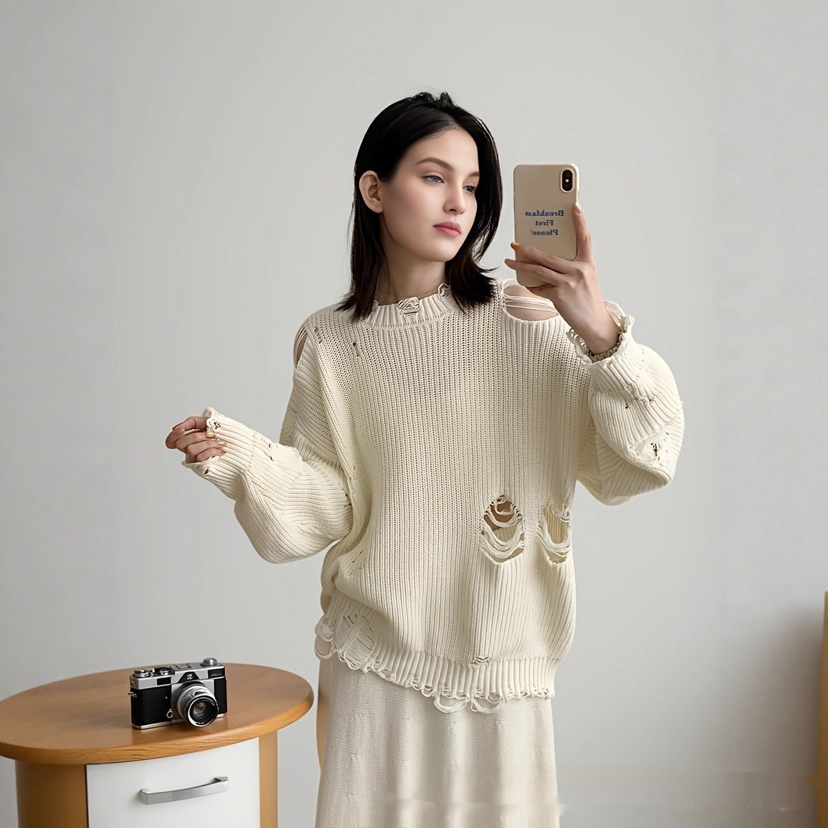 Modetøj til kvinder Langærmet hvid sweater i bomuld med rund hals Uregelmæssig flænset nederdel
