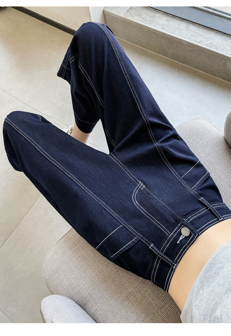 Syede dobbeltlinjede jeans med vide ben og ankellængde til kvinder