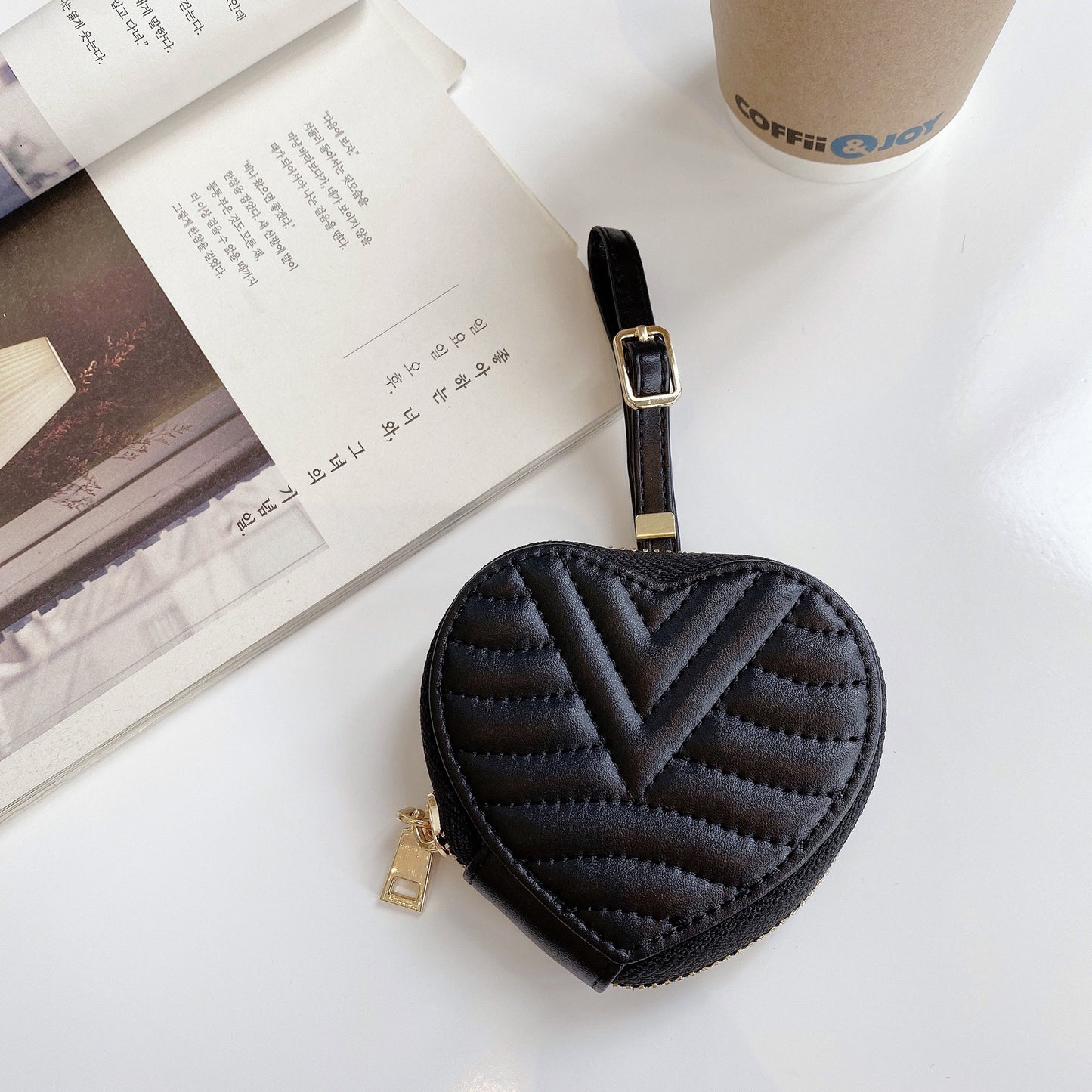 Heart Shaped Embroidered Zipper Earphone Leather Case
