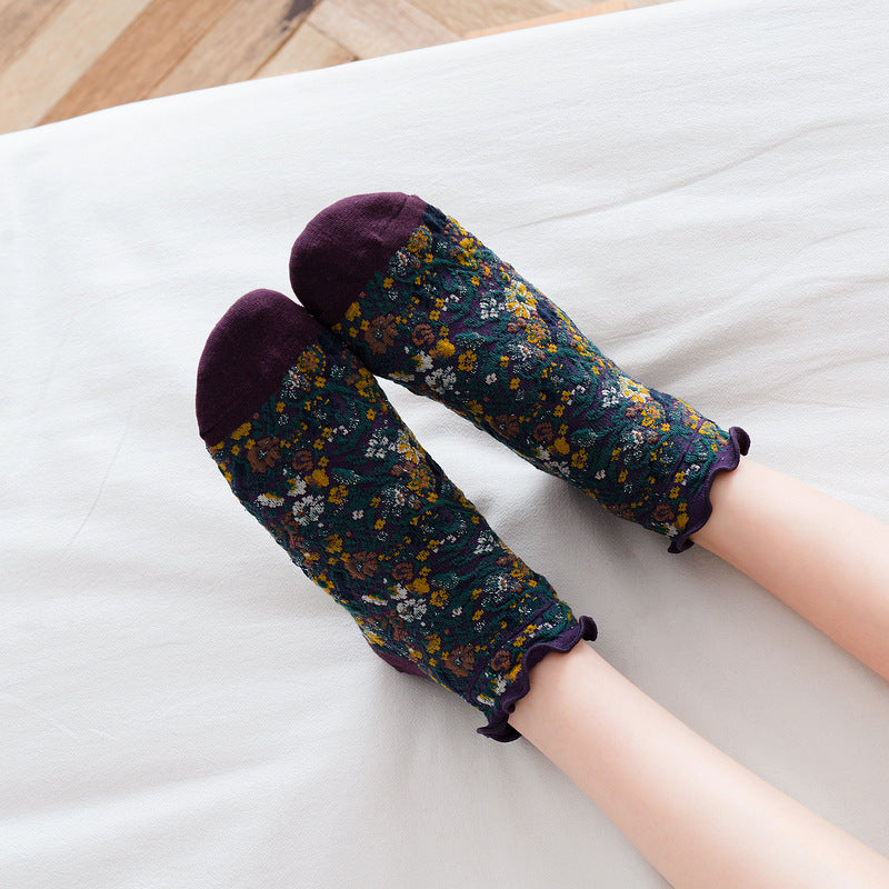 Women's Fashion Relievo Wooden Ear Floral Socks