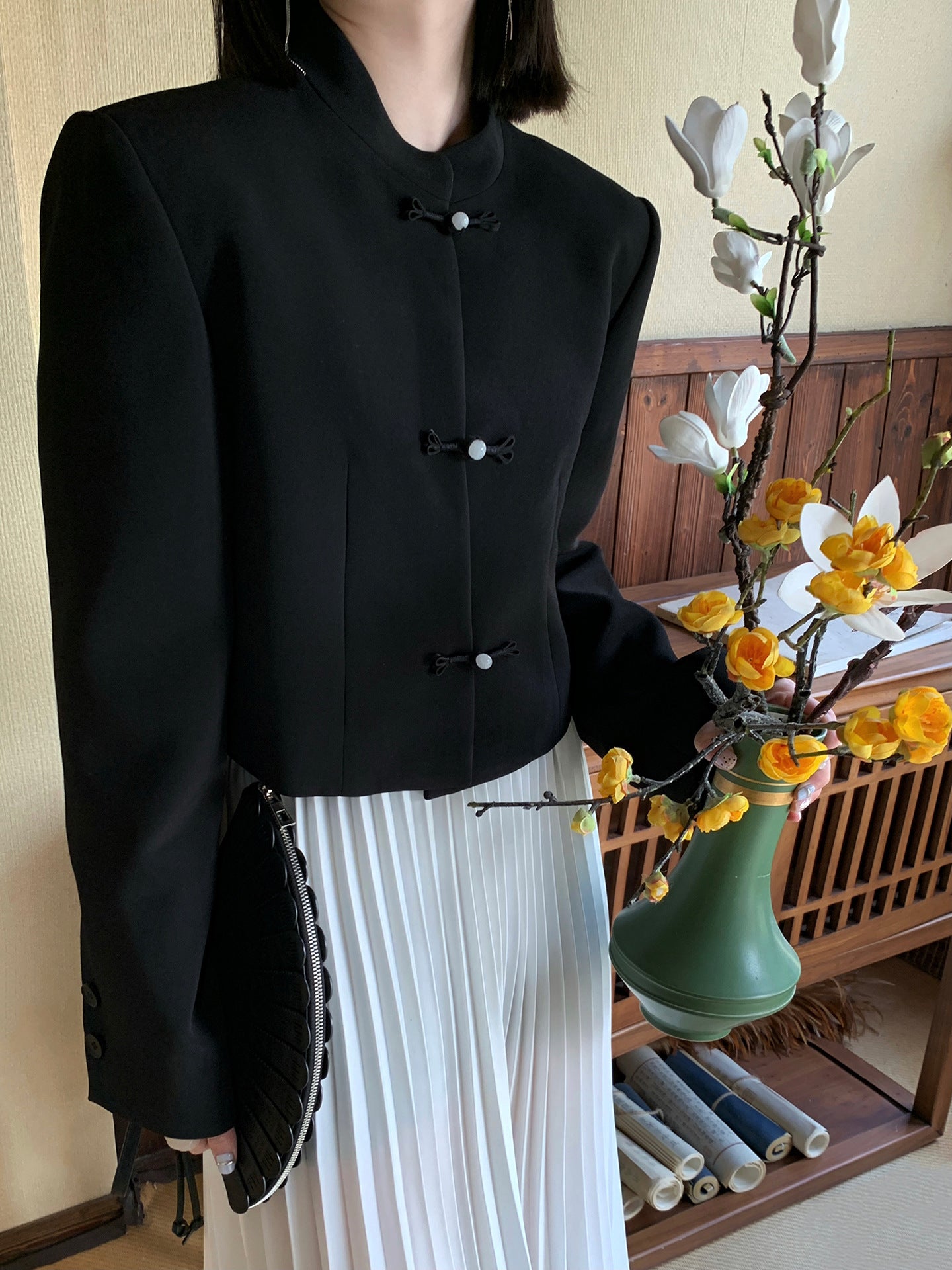 Retro Buttoned Short Coat Women's Temperament Long Sleeve Outer Wear
