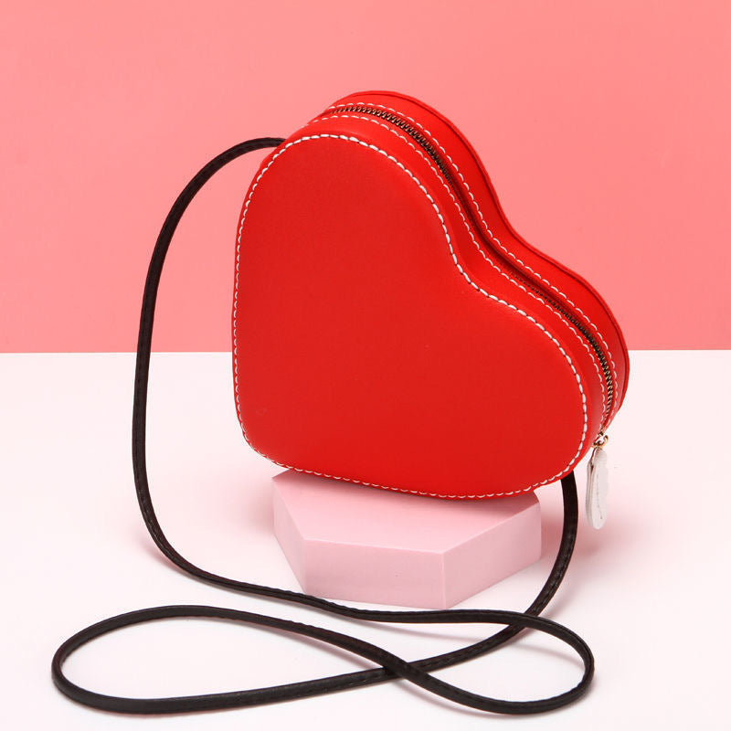 Love Women's One Shoulder Diagonal Woven Bag