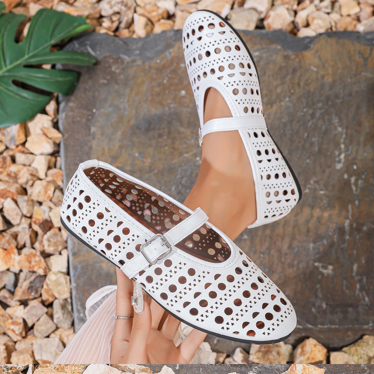 Women's Low-cut Buckle Hollow-out Round Toe Flat Shoes