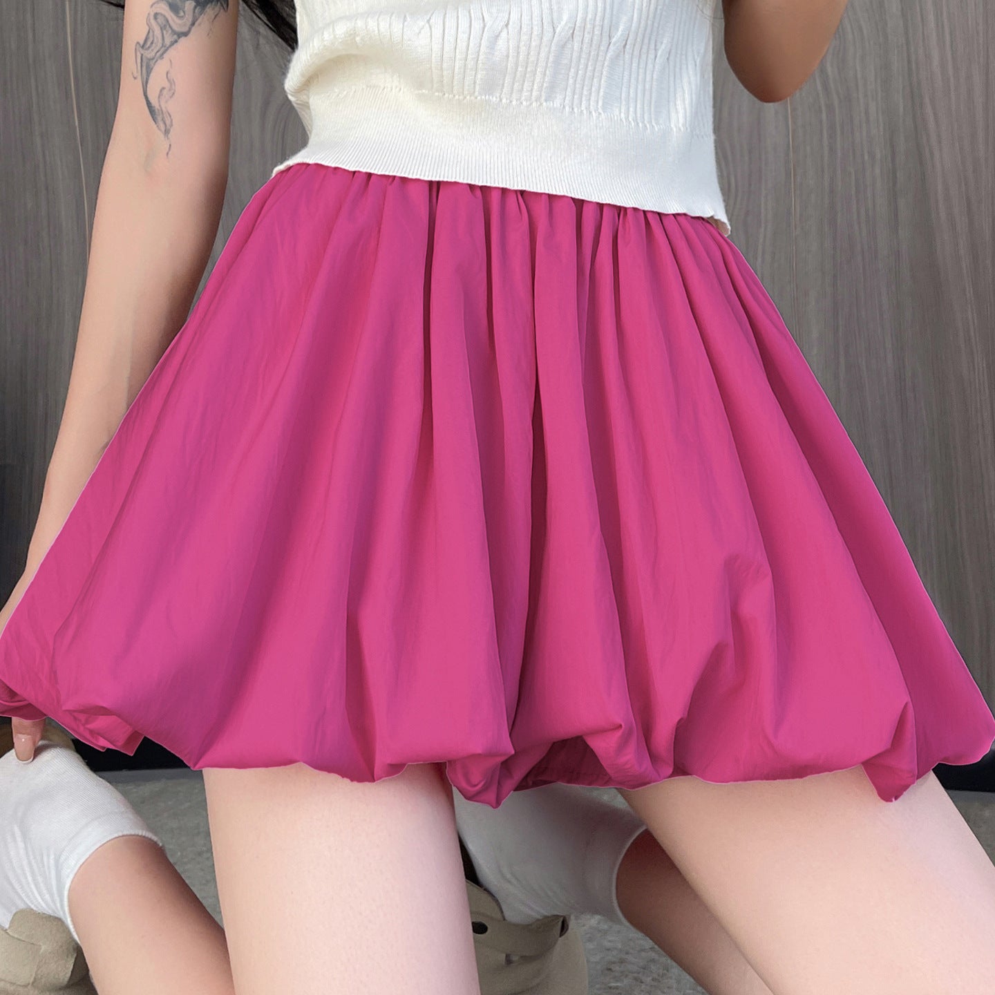 Womens High-waisted Figure-flattering Voluminous Pleated Skirt