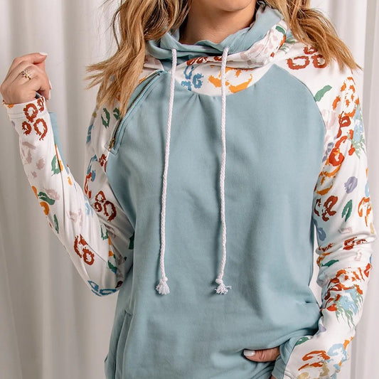 Hættetrøje med leopardprint, ærmer og patchwork og lomme