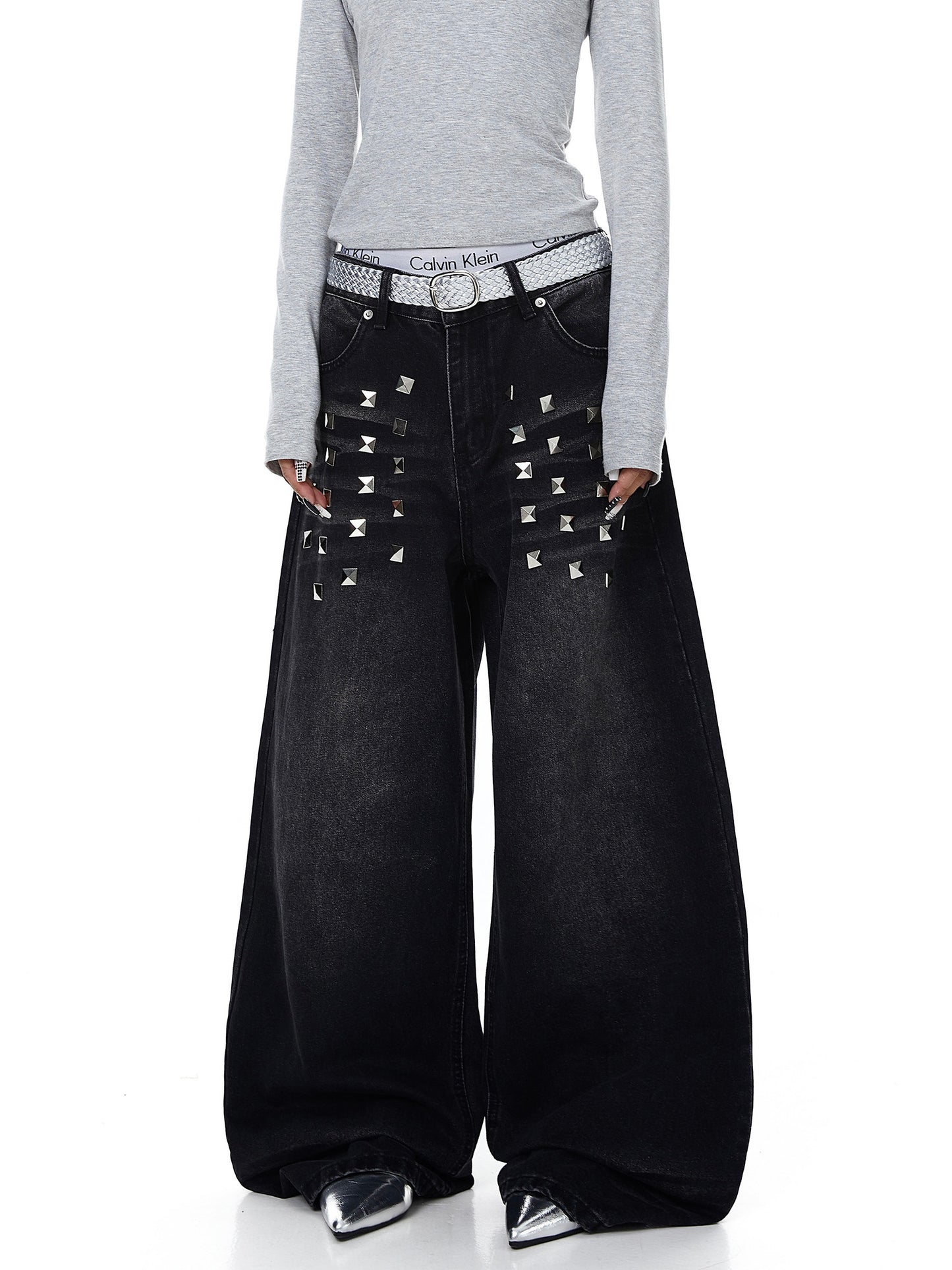 Womens Washed Denim Jeans With American-Style Rivet Design And Cat-Eye Distressed Details