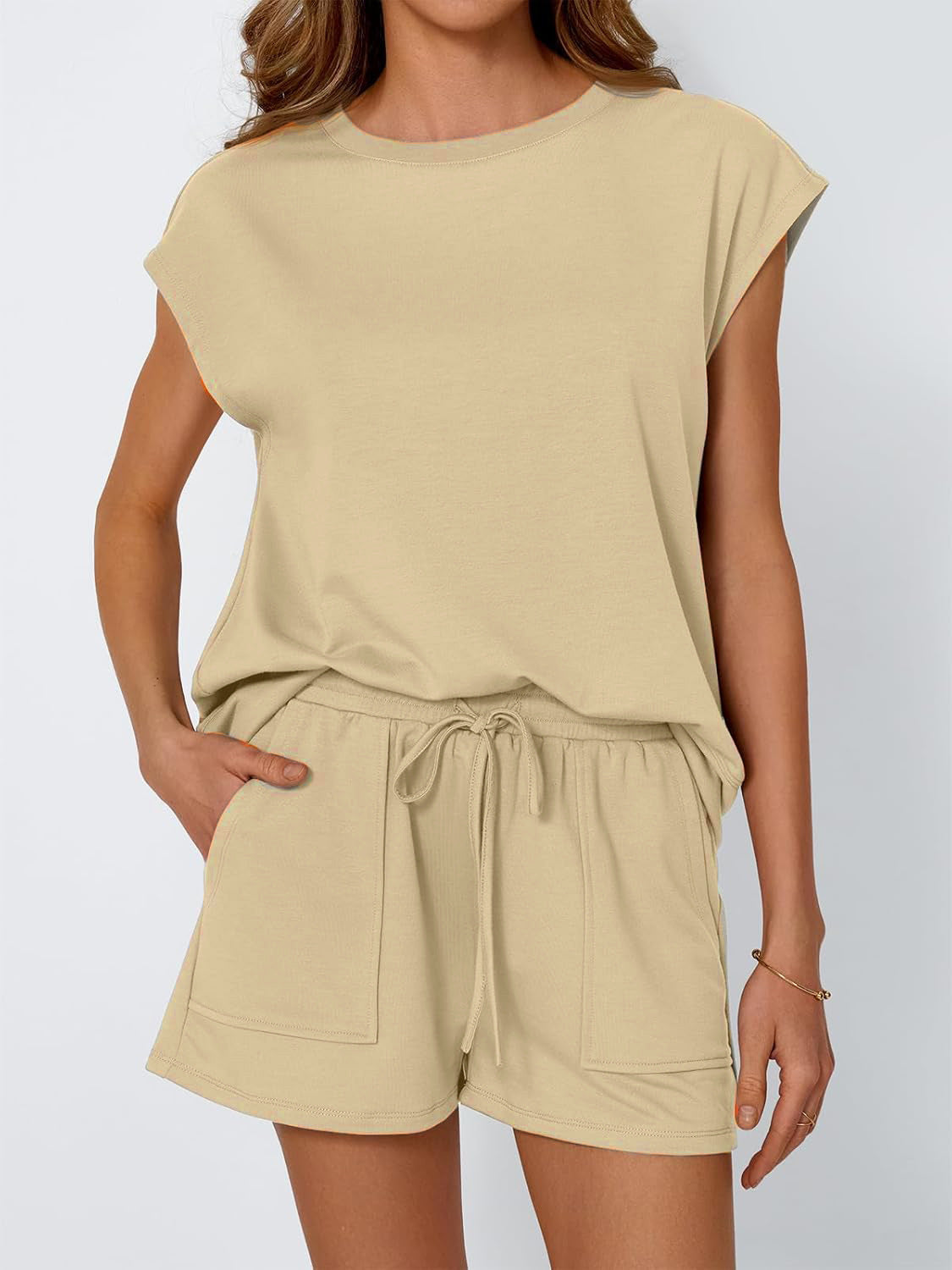 Women's Fashionable Casual Two-Piece Set Crew-Neck Short-Sleeve Top And Shorts