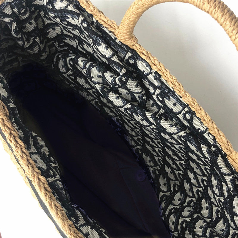 Handheld Straw Bag With Round Barrel Weaving