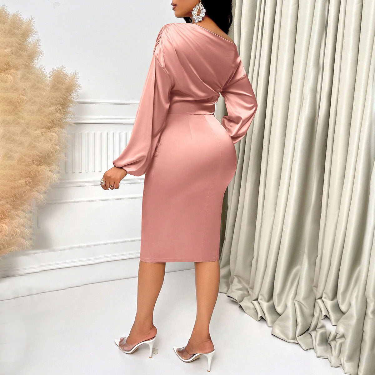 Women's Summer Dress With A Sophisticated Vibe