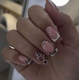 Nail Art High Fashion Simple Rhinestone Butterfly Flower Cow Wear Nail 24 Pieces