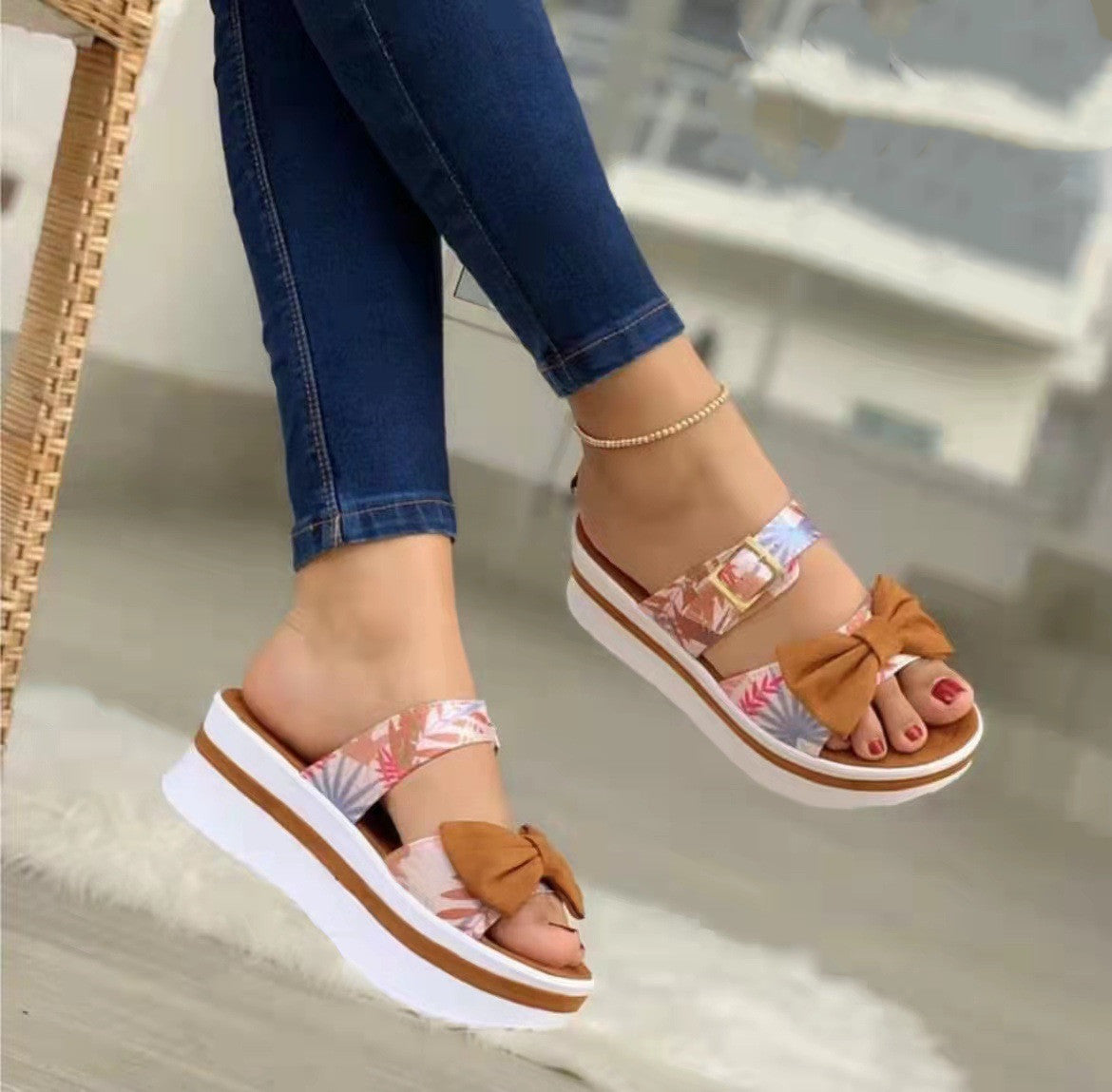 Colorful Bow Round Toe Platform Leather Ladies Sandals