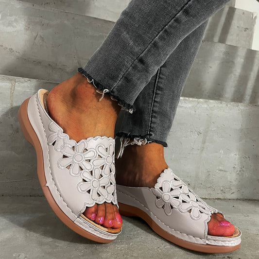 Wide Bottom Breathable Carved Fish Mouth Shoes