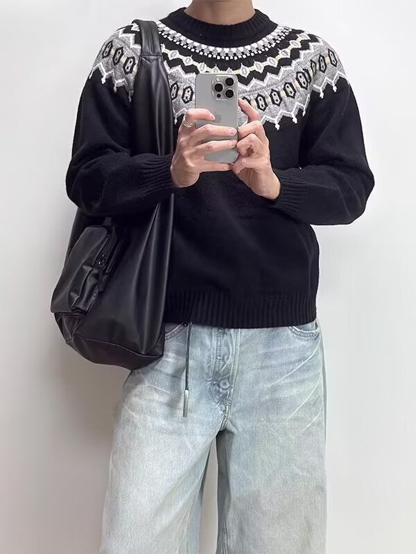 Casual Laid-back V-neck Knit Sweater For Men In Solid Colors