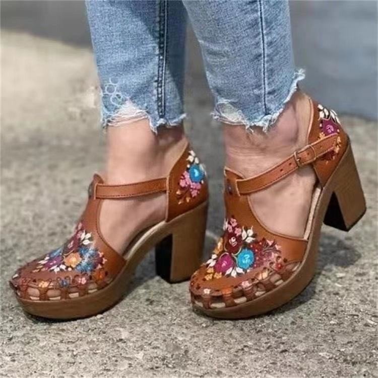 New Summer Retro Ladies Thick Heel Sandals European And American Fashion Round Head Flowers