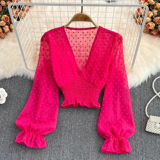 V-hals, krydset, slim fit, prikket chiffon-skjorte, westernstil, taljeslankende kort