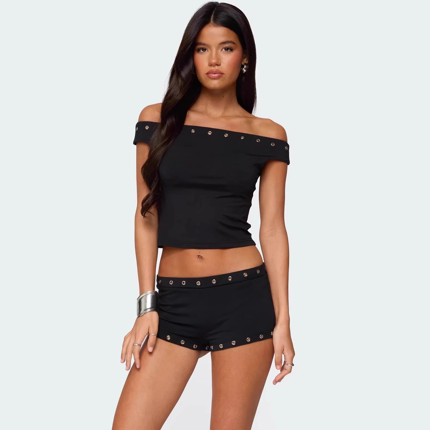 Ultra-gorgeous Pure And Alluring Off-shoulder Short-sleeve Shorts Set
