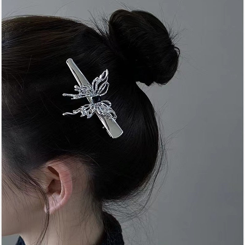 The Antique Design Of Liquid Butterfly Hairpins Is Irregular