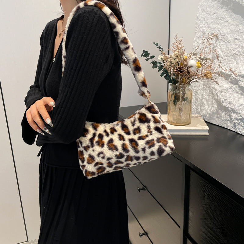 Portable Special-interest Design Simple Western Style Bag