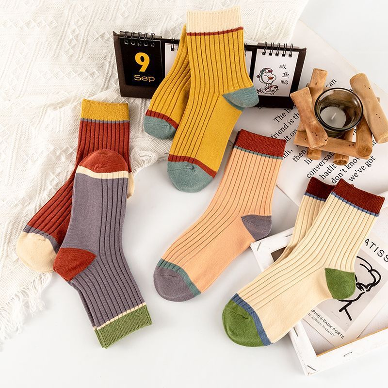Female Mid-calf Length And Breathable Sweat-absorbent Socks