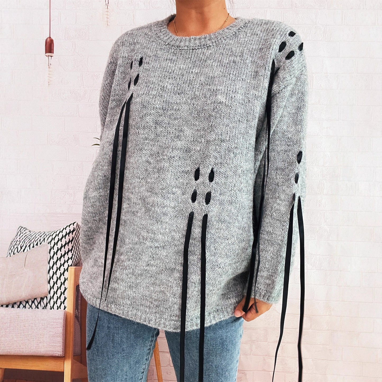 Håndlavet blonde-snøret strikket løs sweater med rund hals og lange ærmer